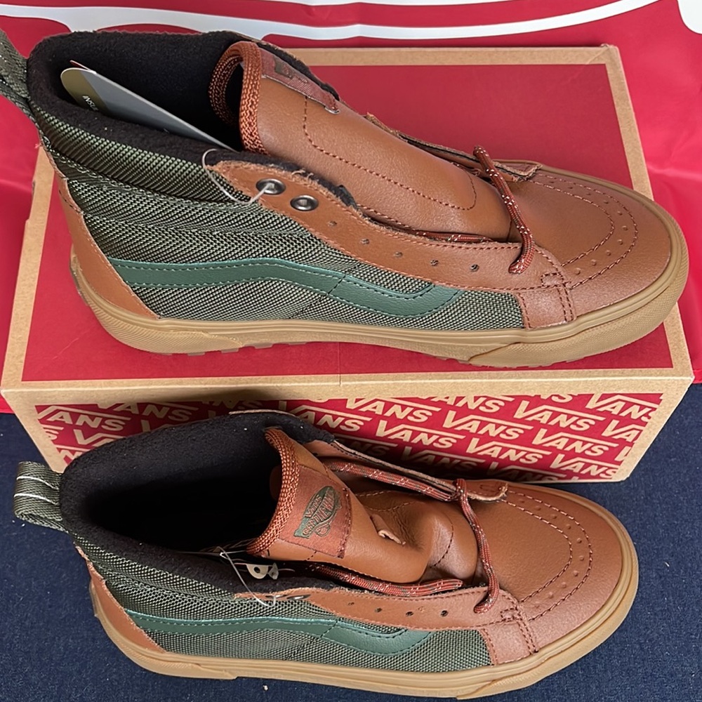 Vans Sk8-Hi Mte-1
Green/Gum
VNOA5HZY17P
WMNS boots - sneakers - Picture 3 of 16